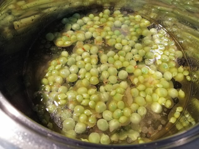 Pasta e piselli con baccala