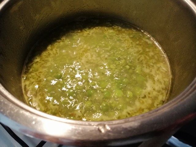 Pasta e piselli con baccala