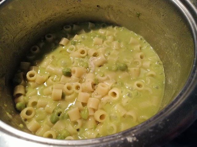 Pasta e piselli con baccala
