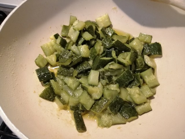 Risotto allo zafferano con zucchine e quartirolo stagionato