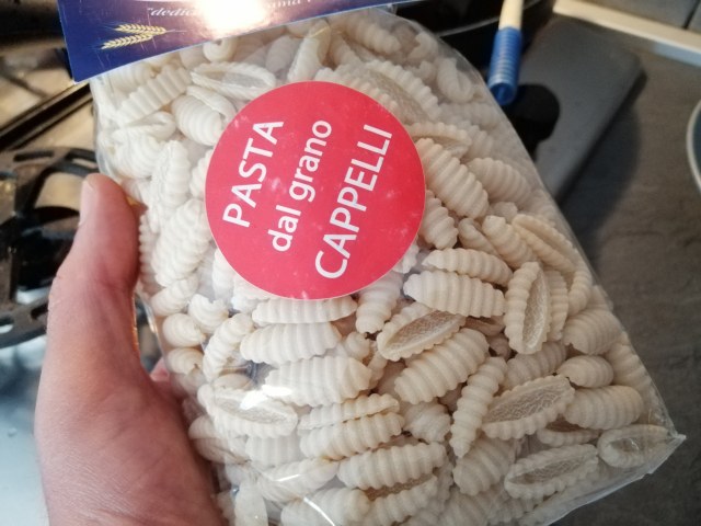 Malloreddus con crema di pecorino sardo melanzane peperoncini verdi e datterini gialli e rossi