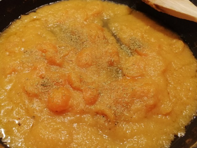 Pecorino alla pizzaiola con pomodoro giallo