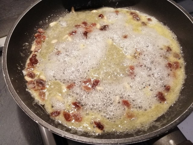 Baccala sfumato al passito di pantelleria con uvetta e pinoli e hummus di castagne