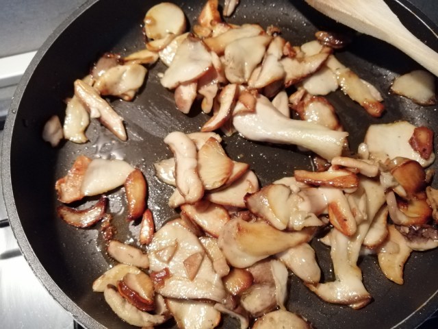 Lasagna riccia ai porcini con besciamella alla zucca cotto e provola