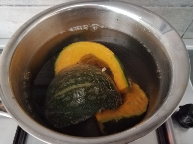 Lasagna riccia ai porcini con besciamella alla zucca cotto e provola