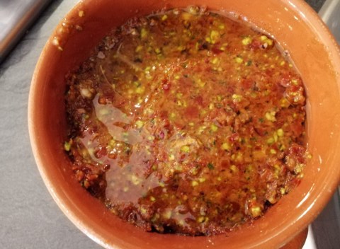 Scialatielli con pesto alla brontese con pomodori secchi e pistacchio