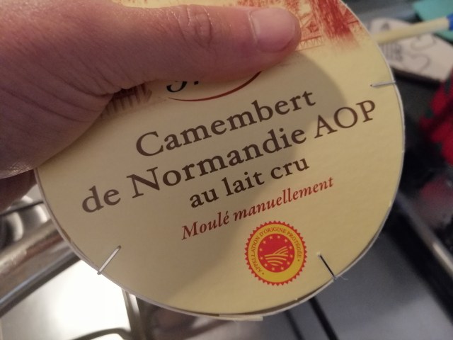 Totano imbottito con cavolo nero e camembert su polenta taragna