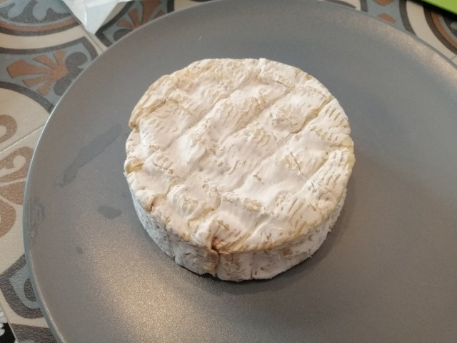 Totano imbottito con cavolo nero e camembert su polenta taragna