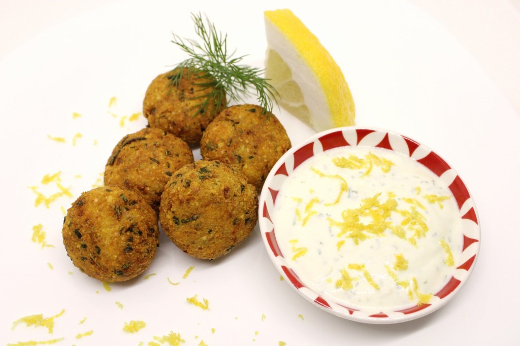 Felafel al rosmarino con tzatziki al cedro