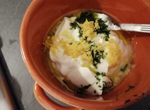 Felafel al rosmarino con tzatziki al cedro