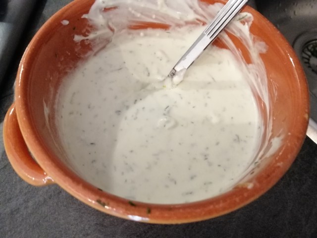 Felafel al rosmarino con tzatziki al cedro