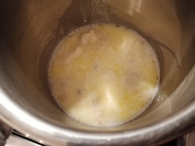 Spaghettoni con crema di zucca catalogna guanciale croccante e fonduta di gorgonzola