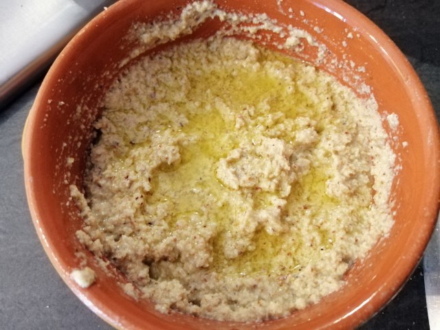 Fettuccine con pesto di noci di Sorrento porcini speck e toma di capra