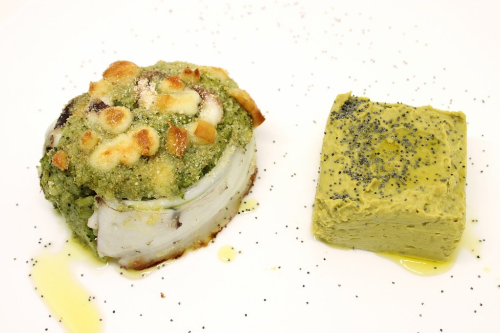 Seppia ripiena di patate e broccoli con hummus di piselli