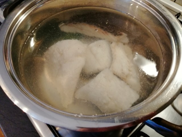 Trottole con baccala mantecato olive taggiasche e crumble di noci