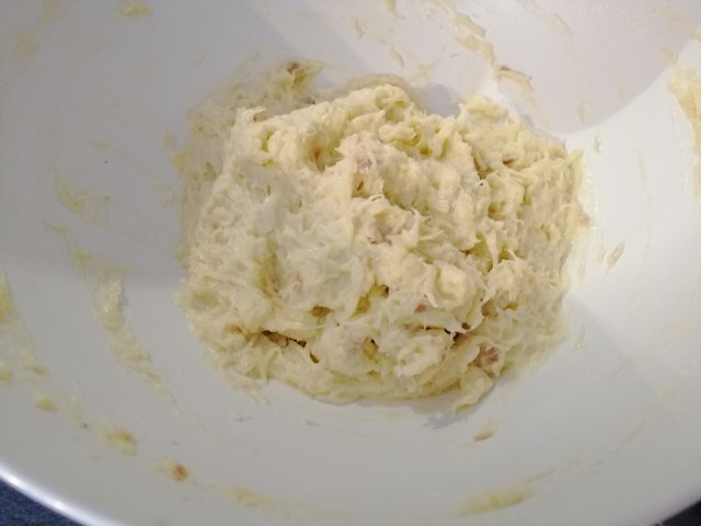 Trottole con baccala mantecato olive taggiasche e crumble di noci