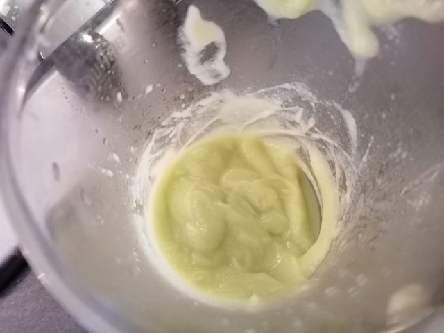 Polpo ammuddicato al pistacchio su crema di cavolfiore verde e gorgonzola