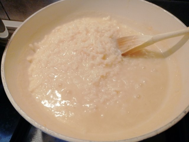 Risotto allo zafferano con cozze e gremolada