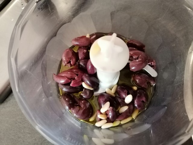 Carciofi ripieni di ricotta alle olive nere con fontina