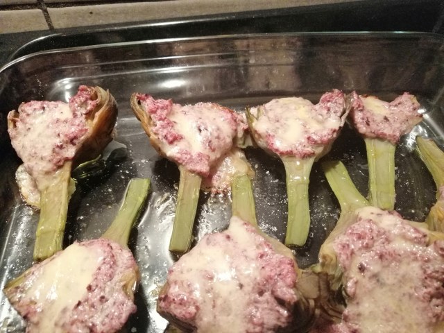 Carciofi ripieni di ricotta alle olive nere con fontina