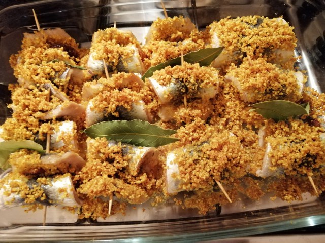 Aringhe alla beccafico sbagliata con salsa agli agrumi