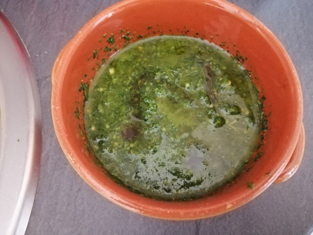 Orecchiette con pesto di rucola robiola salmone e limone della costiera amalfitana