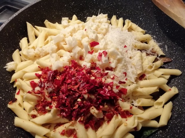 Garganelli con porcini peperone crusco e pannerone di Lodi
