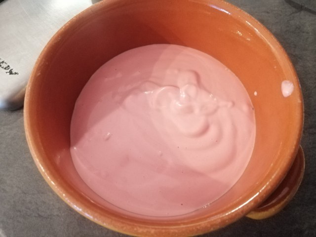 Mondeghili con maionesi allo zafferano ed alla barbabietola