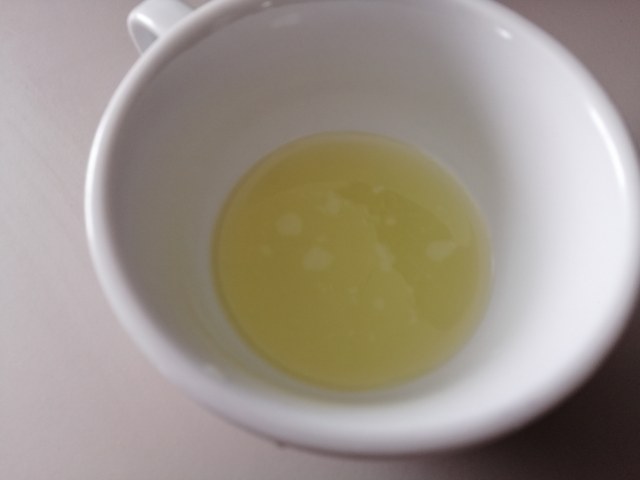 Involtini di triglia ammuddicati con scorzetta di cedro finocchietto selvatico e curcuma su salsa di cedro