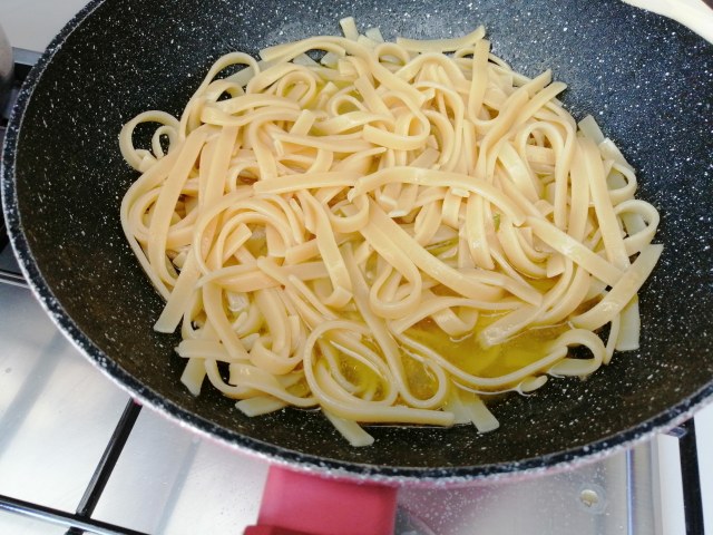 Scialatielli con asparagi e cozze