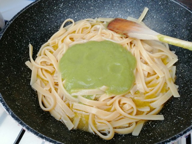 Scialatielli con asparagi e cozze