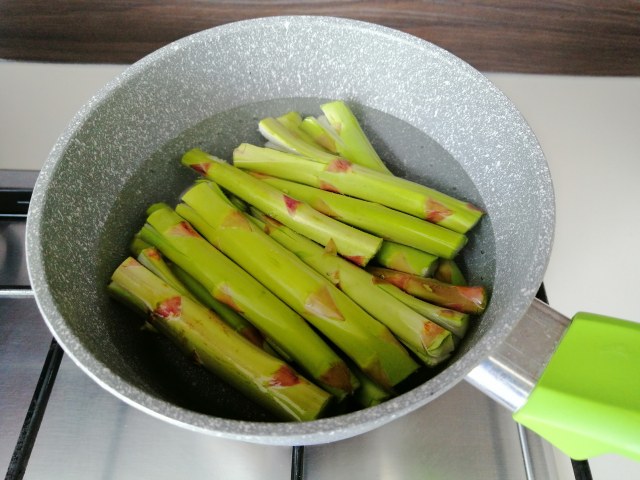 Scialatielli con asparagi e cozze