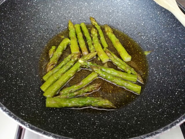 Scialatielli con asparagi e cozze