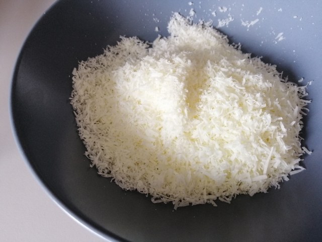 Orecchiette con crema di peperoni caciocavallo podolico del Gargano e crumble di tarallo pugliese
