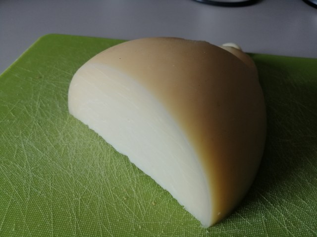 Orecchiette con crema di peperoni caciocavallo podolico del Gargano e crumble di tarallo pugliese