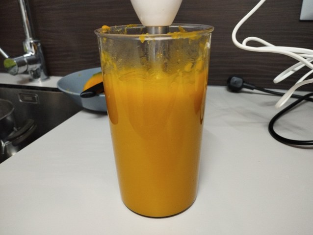 Polpo glassato al miele e profumato al timo con stracciatella pugliese su crema di zucca