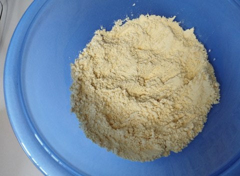 Torre di farinata di ceci con sardine e pate di olive taggiasche