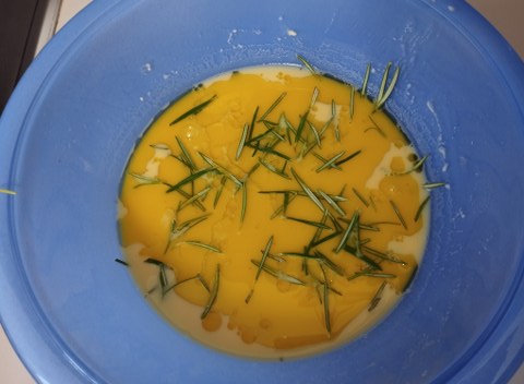 Torre di farinata di ceci con sardine e pate di olive taggiasche