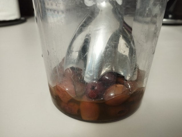 Torre di farinata di ceci con sardine e pate di olive taggiasche