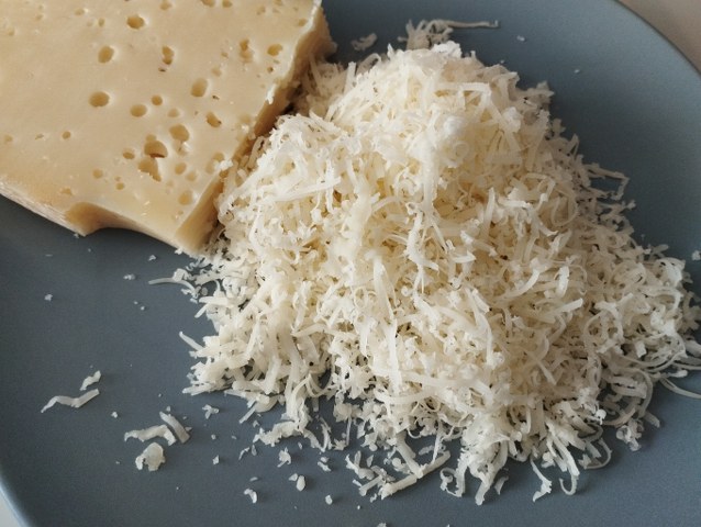 Casoncellli colorati allo zafferano ripieni di robiola nocciole e salvia con funghi misti