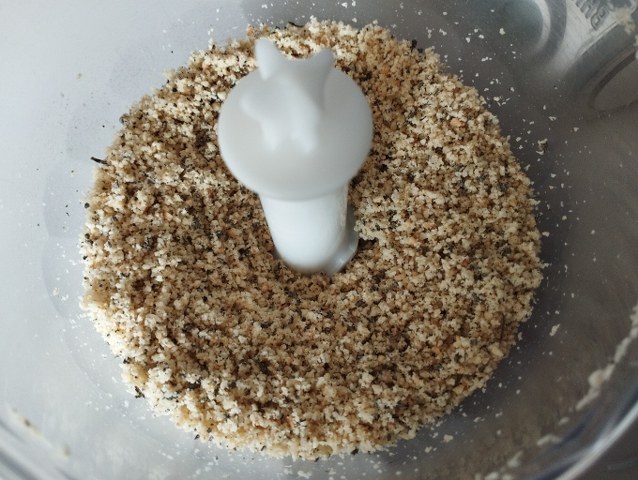 Casoncellli colorati allo zafferano ripieni di robiola nocciole e salvia con funghi misti