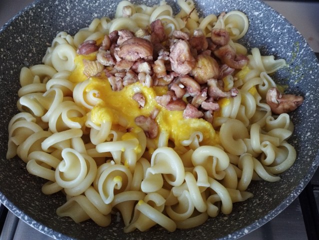 Vesuvi cacio e catasgne allo zafferano