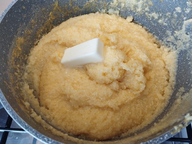 Moscardini alla luciana con polenta