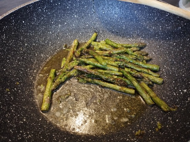 Fregola con asparagi e mazzancolle
