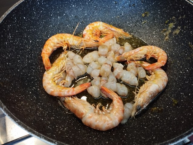 Fregola con asparagi e mazzancolle